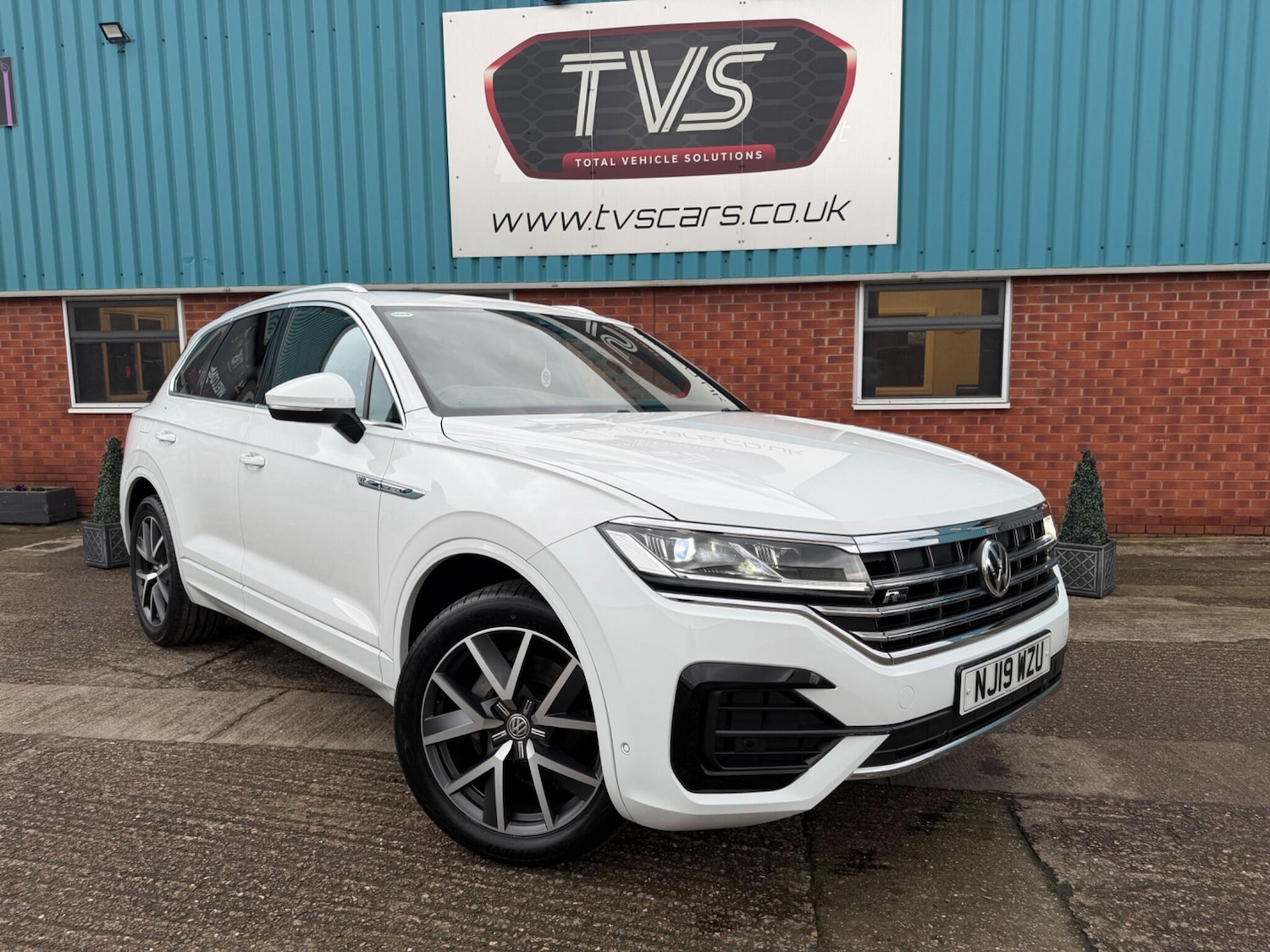 Used Volkswagen Touareg 2019 for sale - 77496772: Photo 2