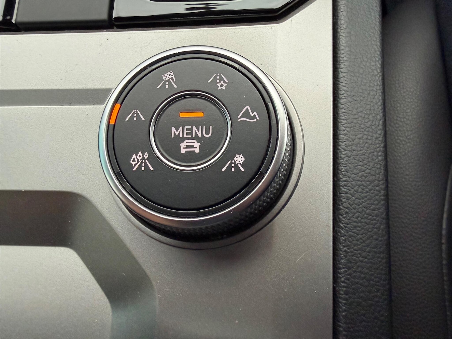 Used Volkswagen Touareg 2019 for sale - 77496772: Photo 28