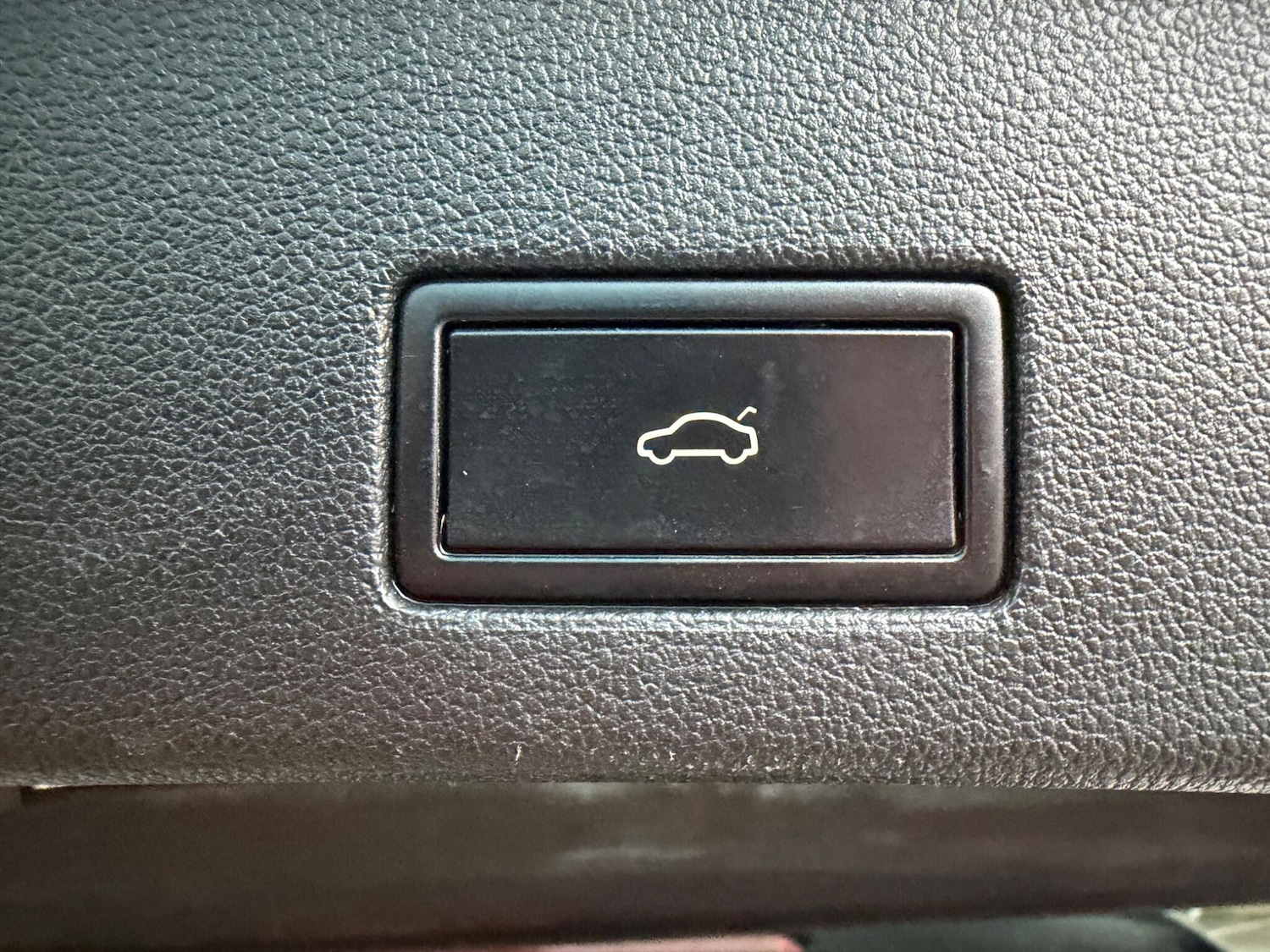 Used Volkswagen Touareg 2019 for sale - 77496772: Photo 32