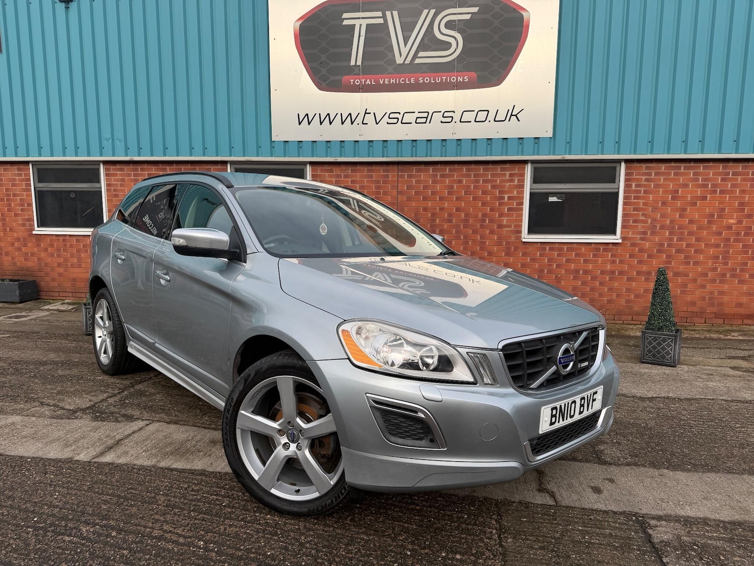 Used Volvo XC60 2010 for sale - 77203699: Photo 2