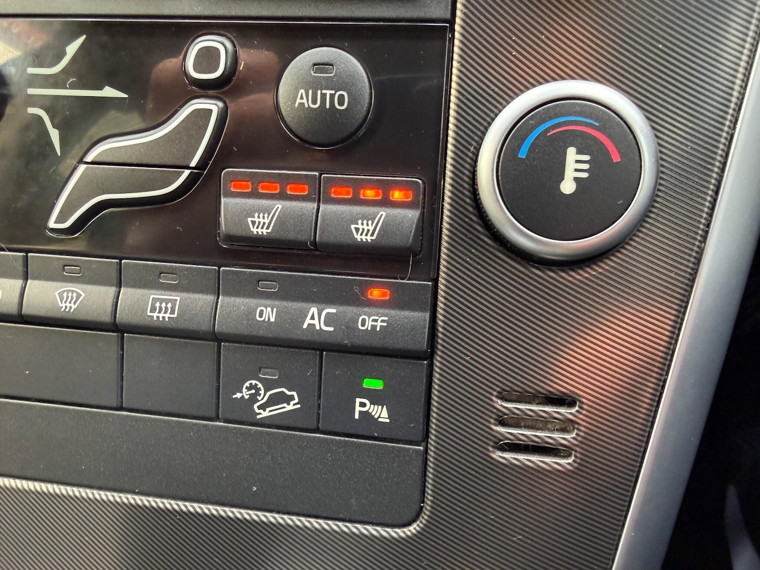 Used Volvo XC60 2010 for sale - 77203699: Photo 26