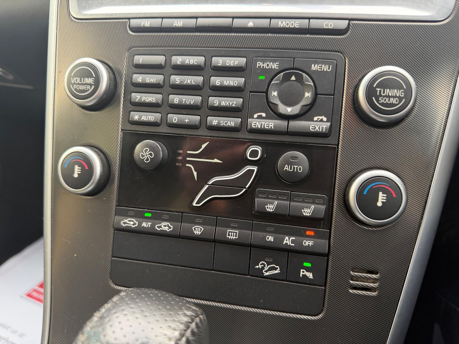 Used Volvo XC60 2010 for sale - 77203699: Photo 27