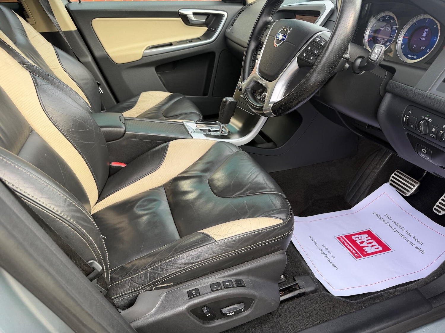 Used Volvo XC60 2010 for sale - 77203699: Photo 7