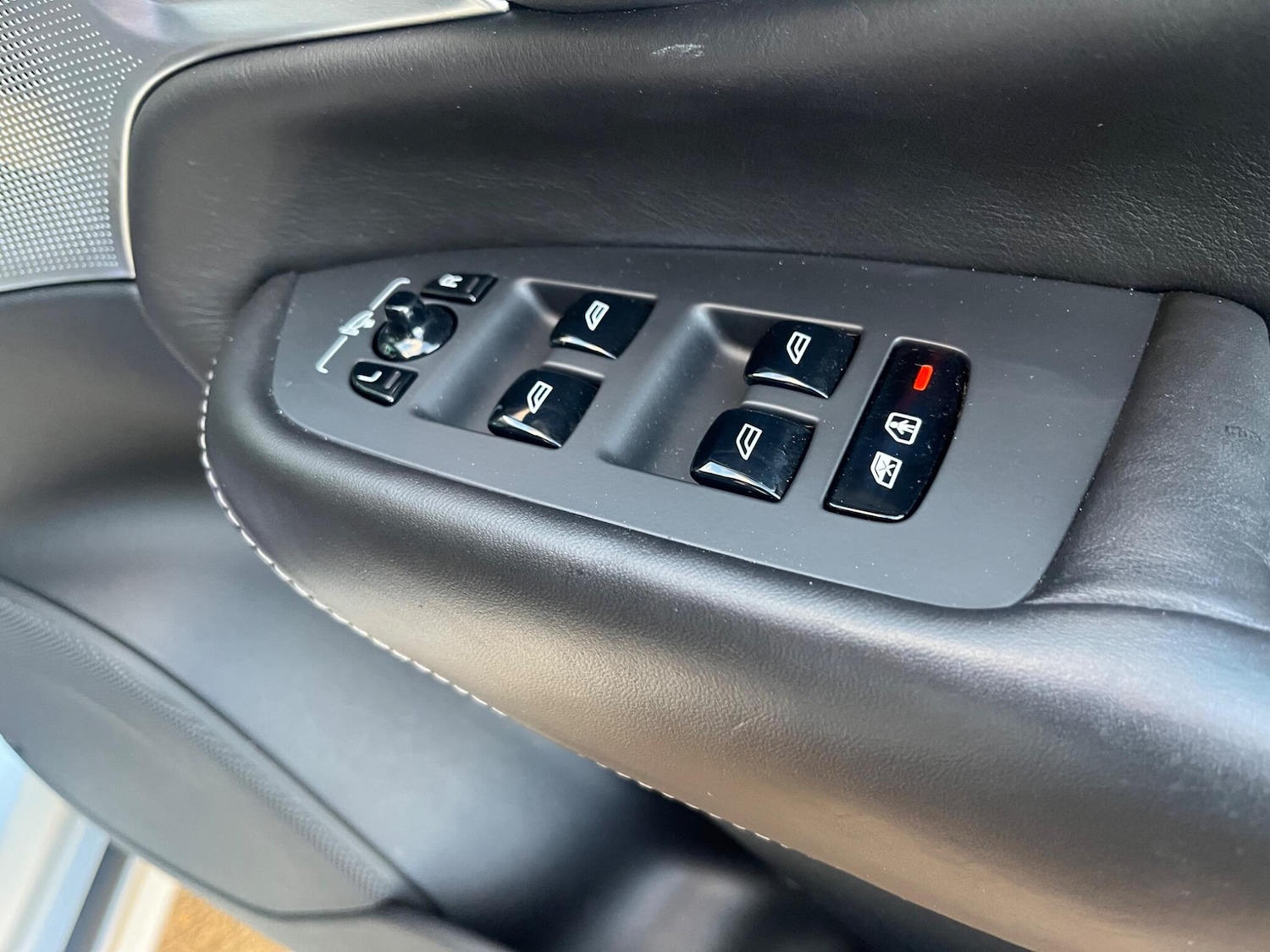 Used Volvo XC90 2017 for sale - 76735189: Photo 36