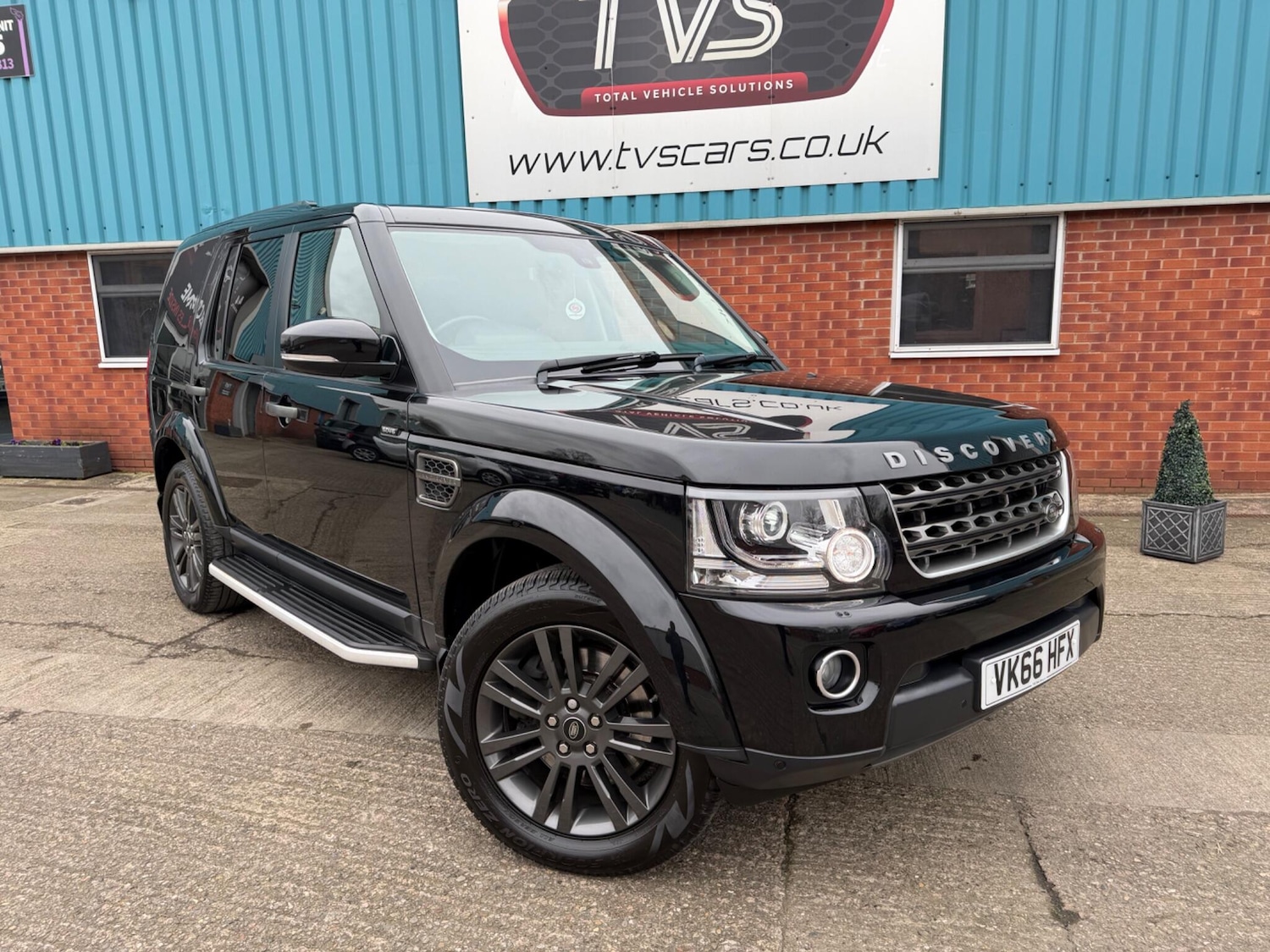 Used Land Rover Discovery 2016 for sale - 77598508: Photo 2