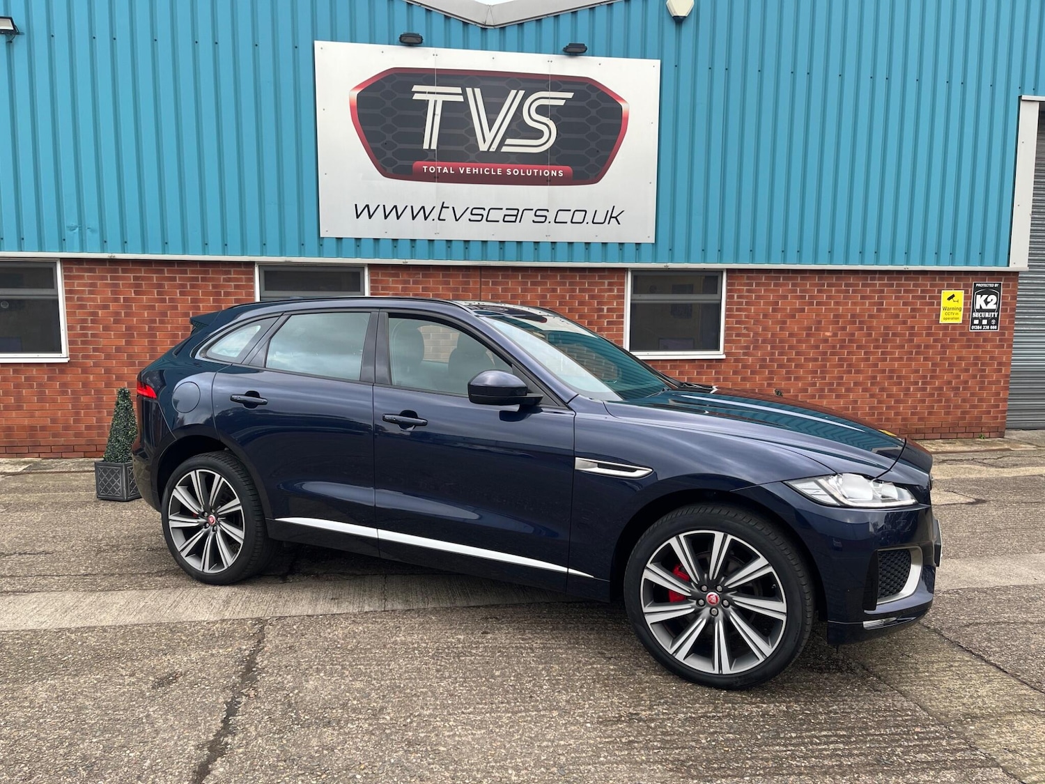 Used Jaguar F-Pace 2017 for sale - 78204400: Photo 4