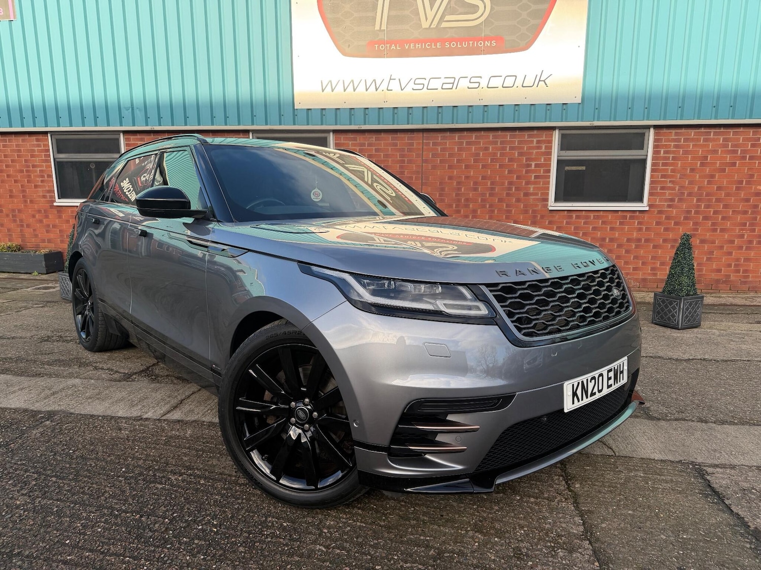 Used Land Rover Range Rover Velar 2020 for sale - 77109263: Photo 2