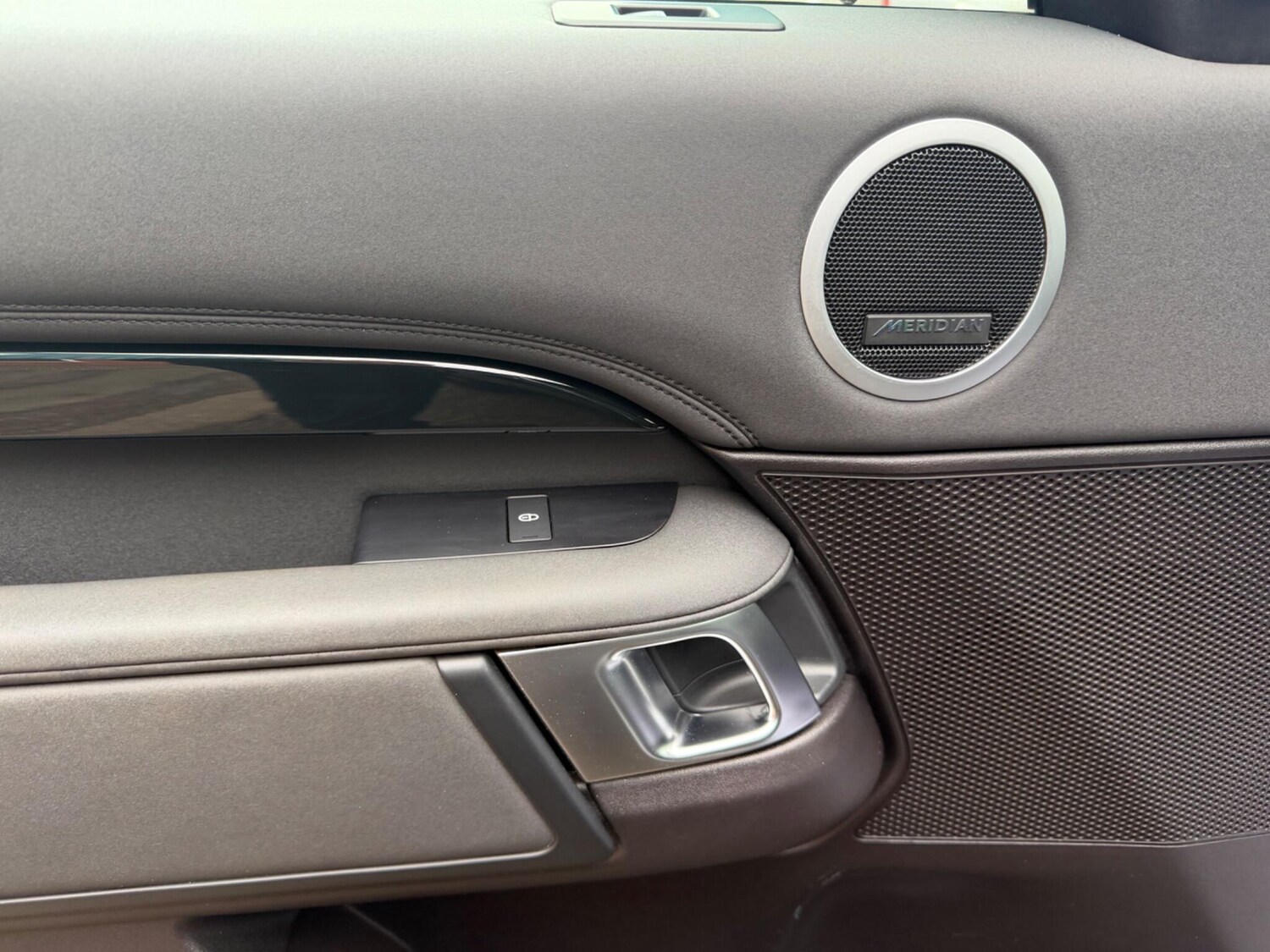 Used Land Rover Discovery 2018 for sale - 77784200: Photo 31