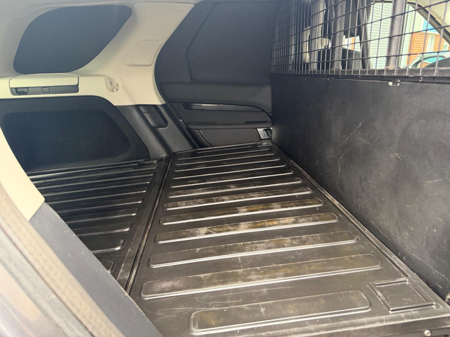 Used Land Rover Discovery 2018 for sale - 77784200: Photo 33