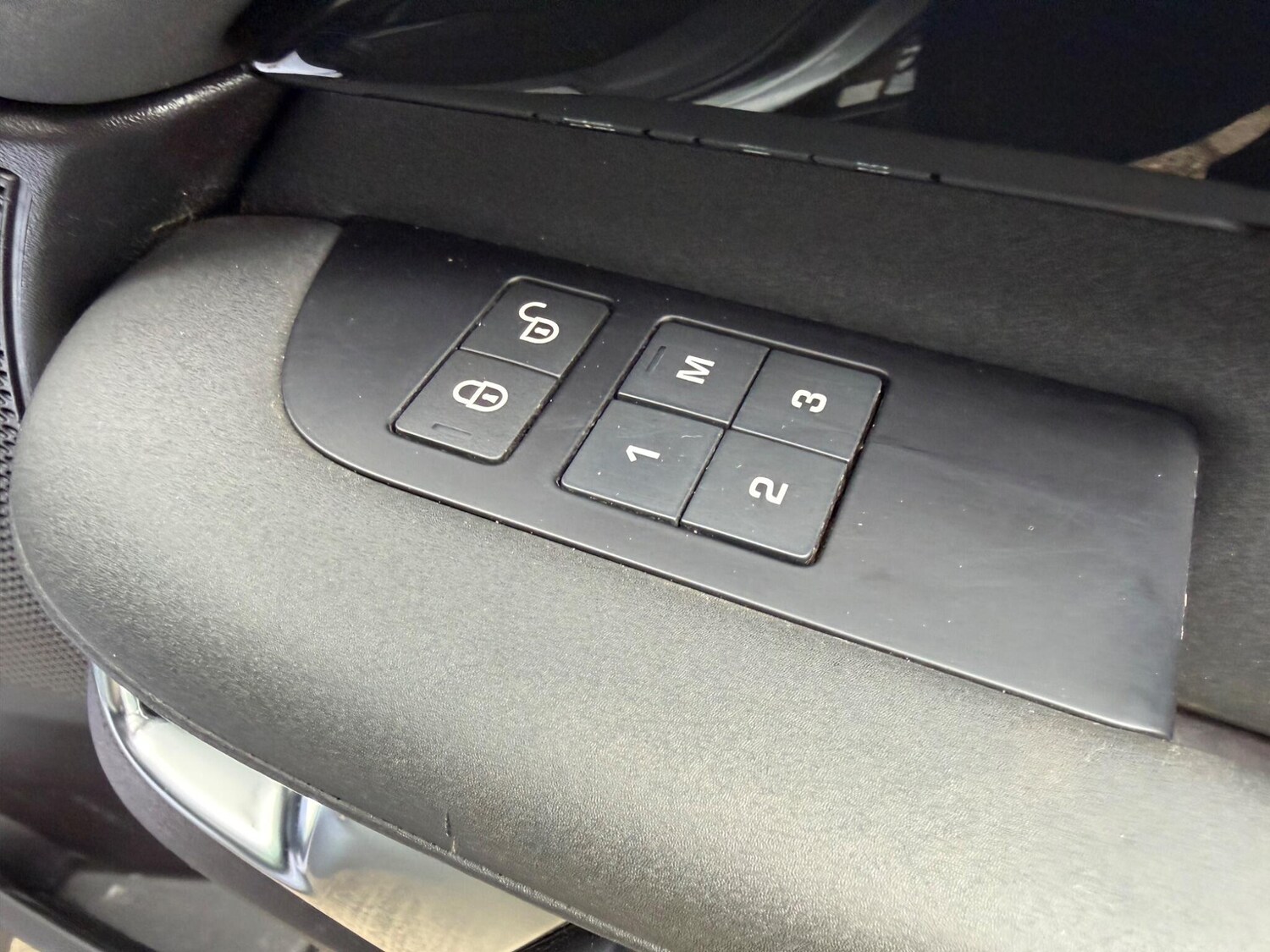 Used Land Rover Discovery 2018 for sale - 77784200: Photo 35