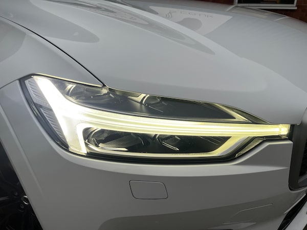 Used Volvo XC60 2018 for sale - 73225537: Photo 42