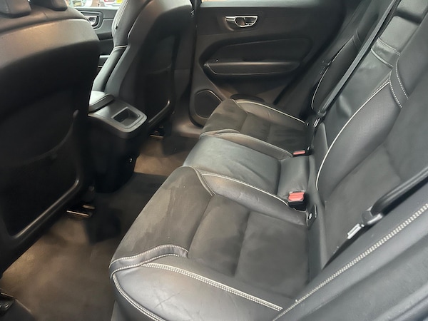 Used Volvo XC60 2018 for sale - 73225537: Photo 9