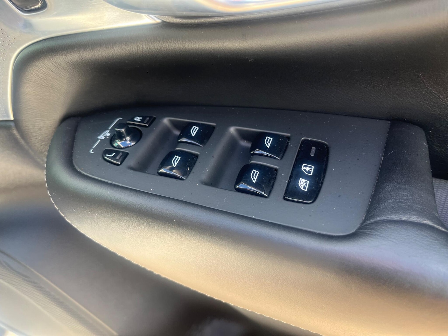 Used Volvo XC90 2017 for sale - 76073100: Photo 36