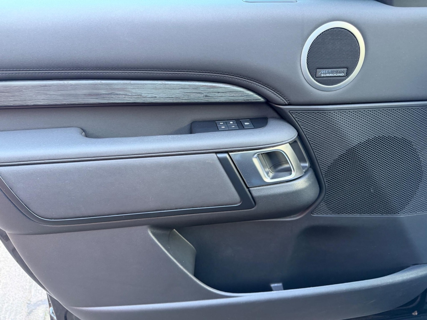 Used Land Rover Discovery 2021 for sale - 77359034: Photo 31