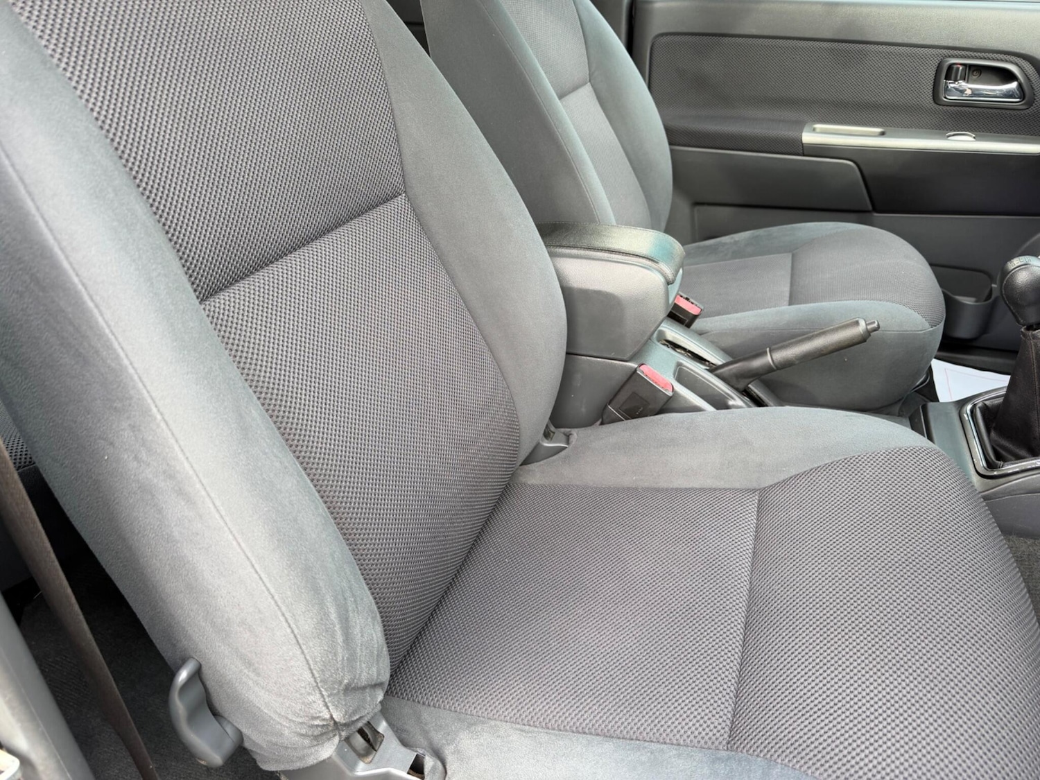 Used Isuzu Rodeo 2010 for sale - 77585861: Photo 6