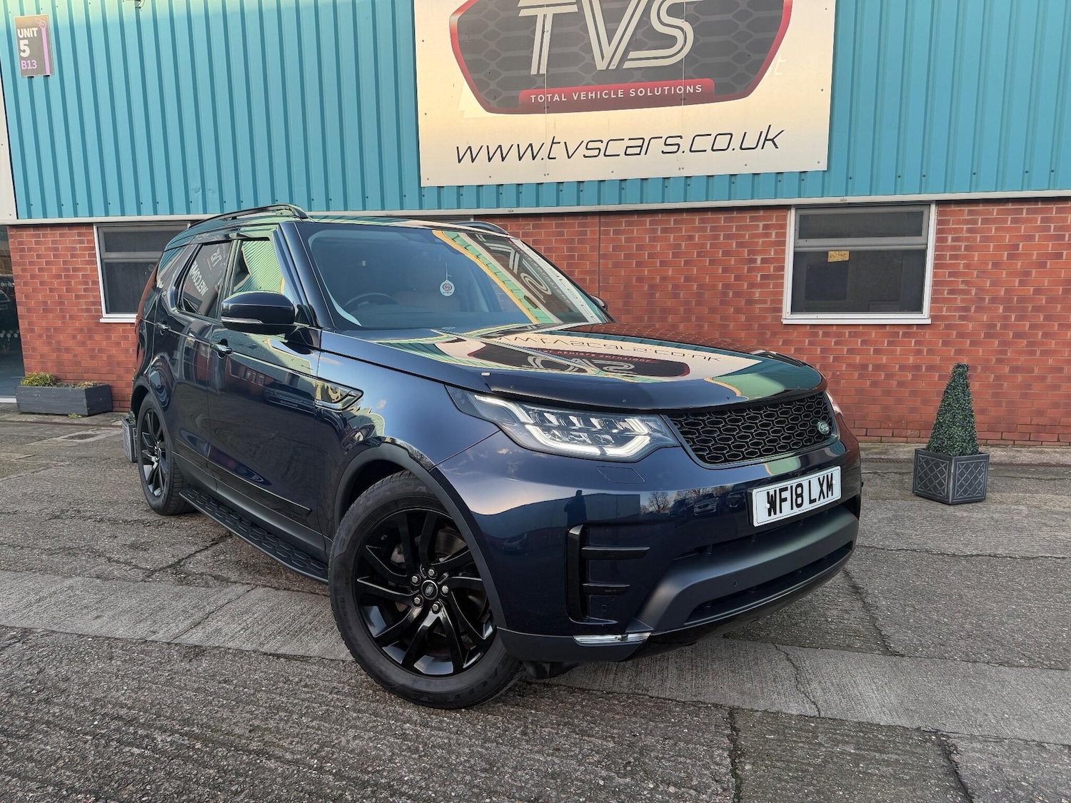 Used Land Rover Discovery 2018 for sale - 77017039: Photo 2