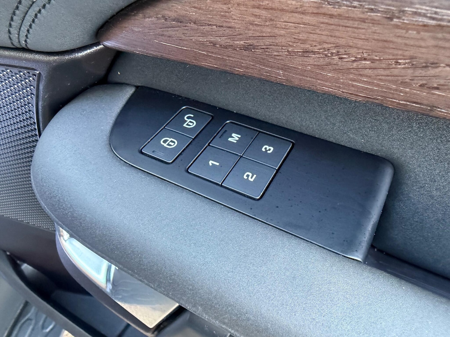 Used Land Rover Discovery 2018 for sale - 77017039: Photo 37