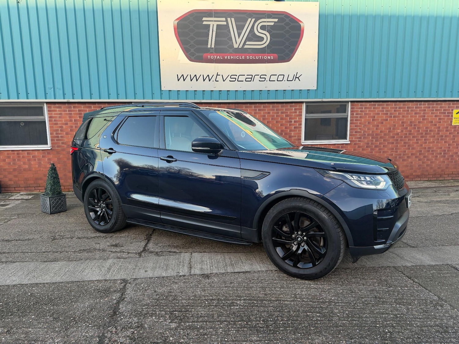 Used Land Rover Discovery 2018 for sale - 77017039: Photo 4
