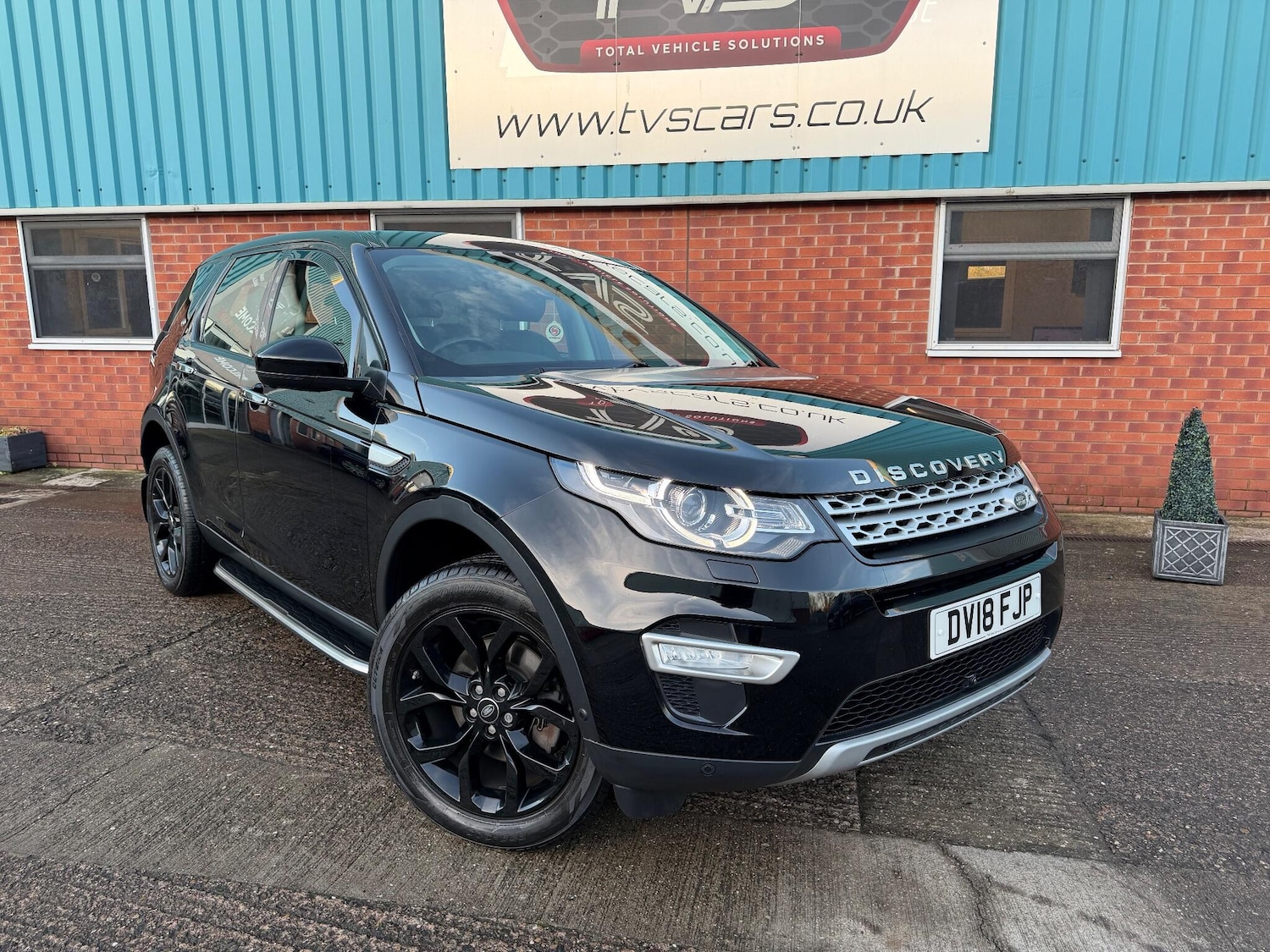 Used Land Rover Discovery Sport 2018 for sale - 76925947: Photo 2