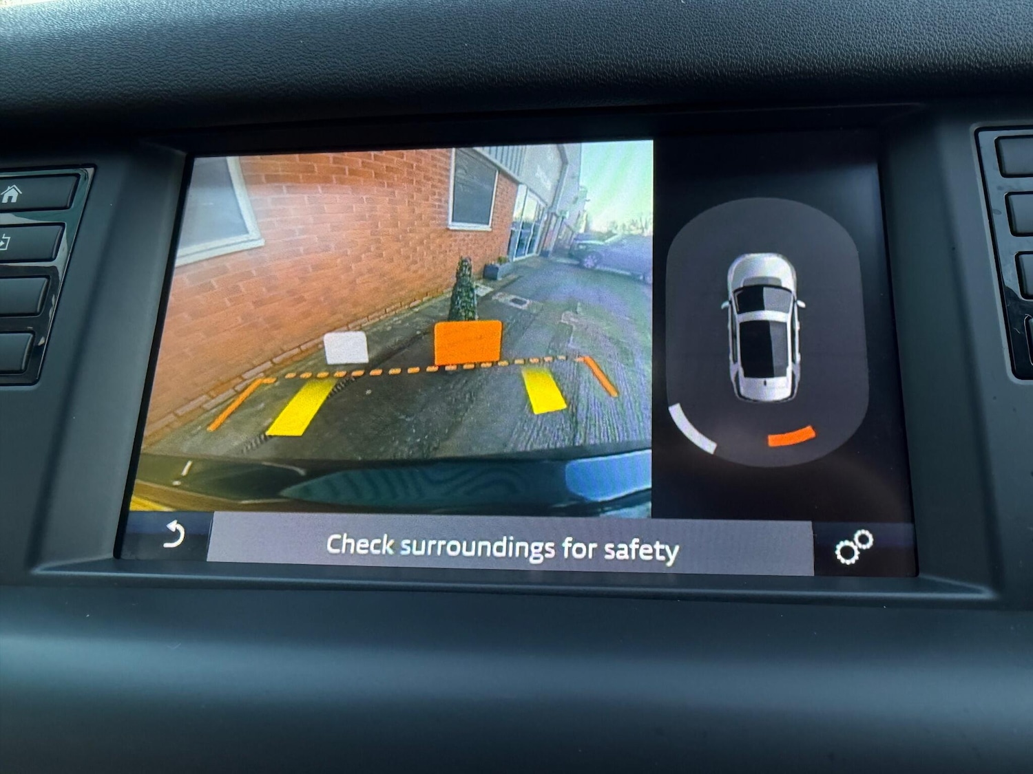 Used Land Rover Discovery Sport 2018 for sale - 76925947: Photo 6