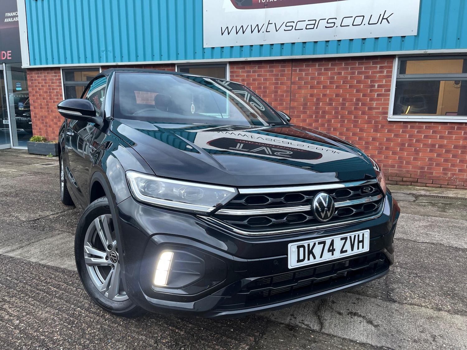 Used Volkswagen T-Roc 2024 for sale - 76715010: Photo 3