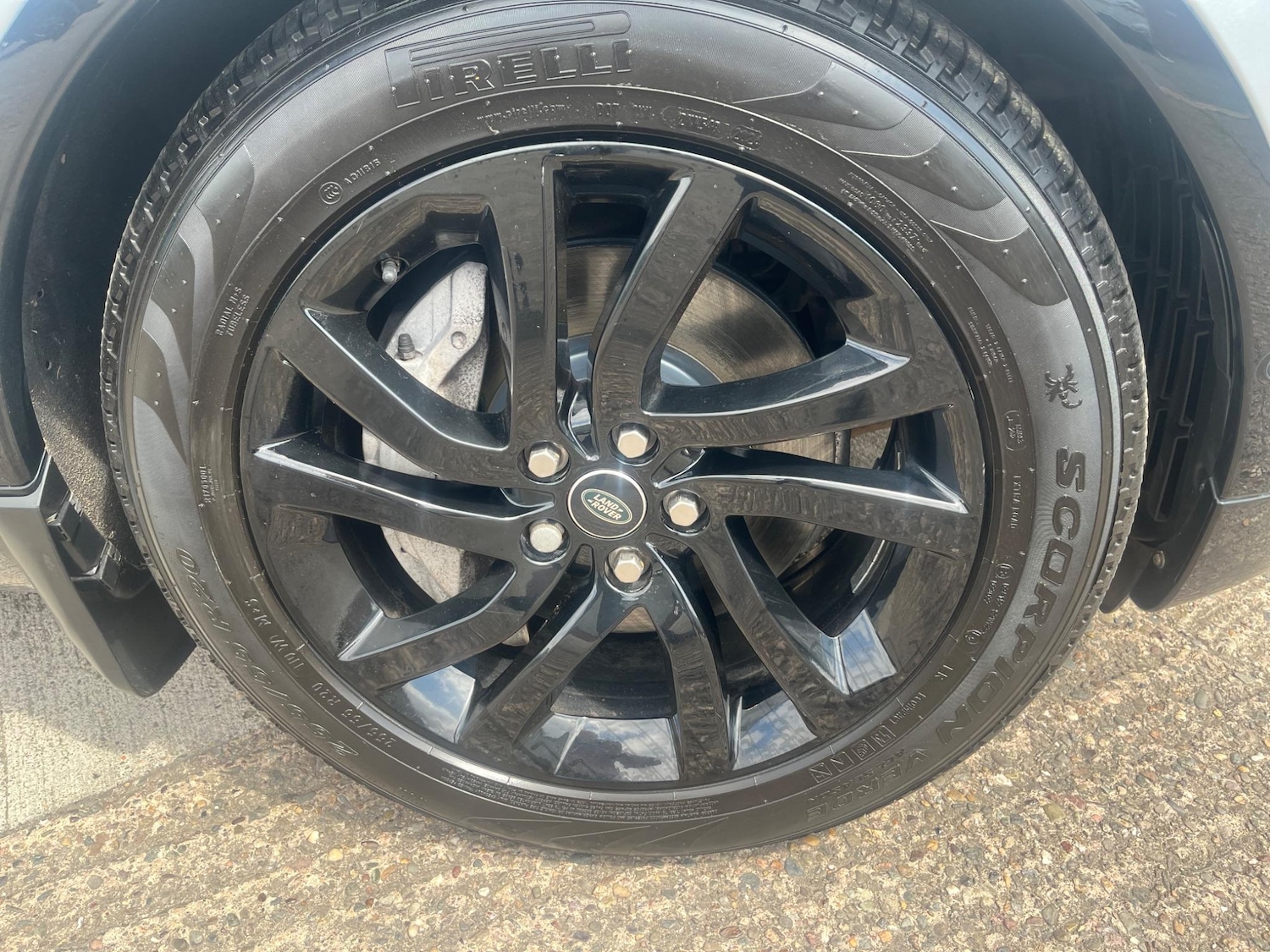 Used Land Rover Discovery 2020 for sale - 76994361: Photo 35