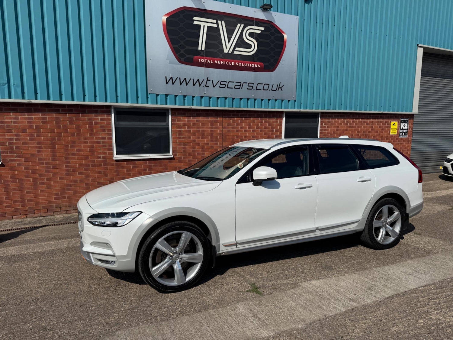 Used Volvo V90 Cross Country for sale - 77823808: Photo 2