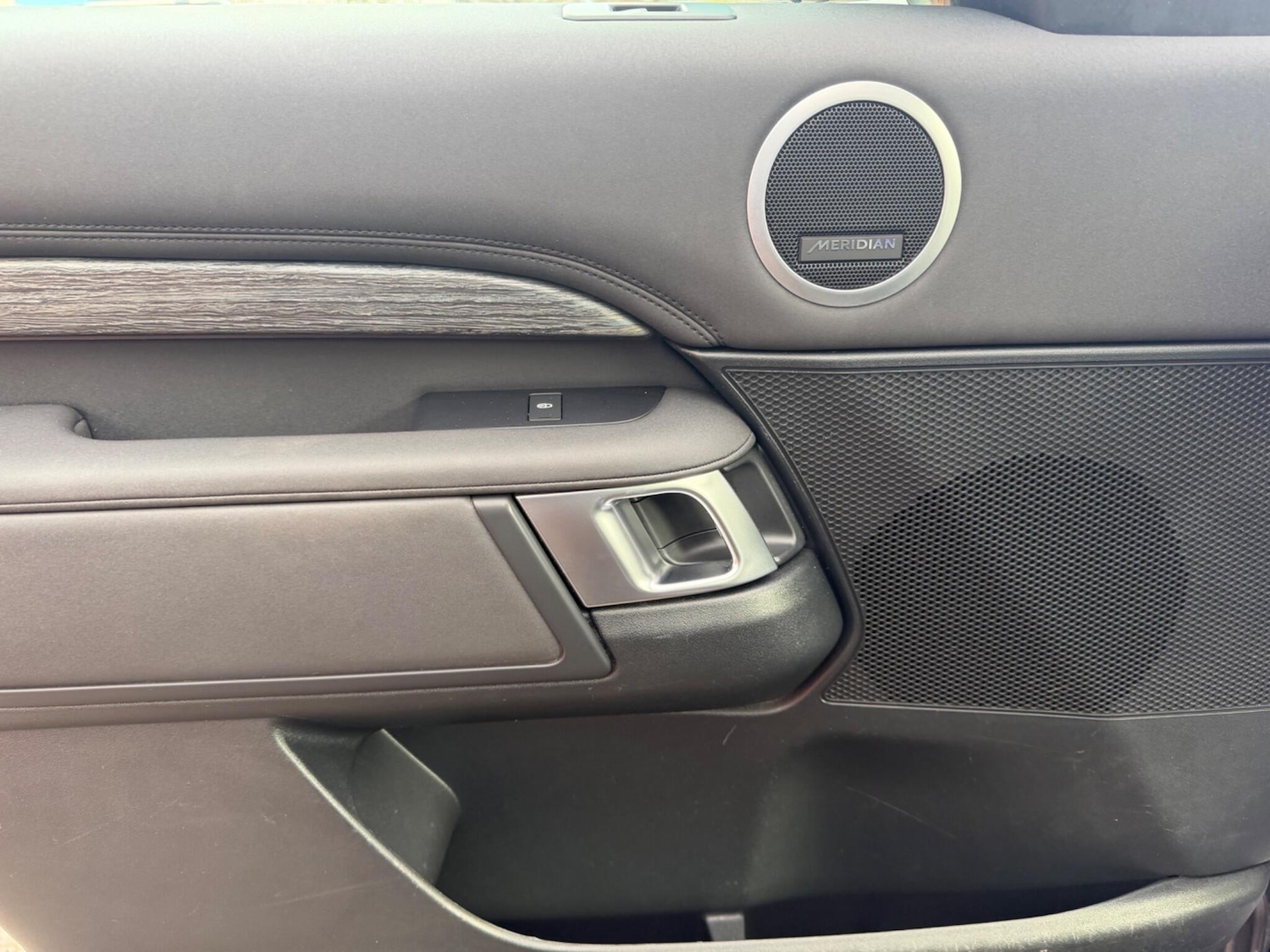 Used Land Rover Discovery 2020 for sale - 78085945: Photo 28