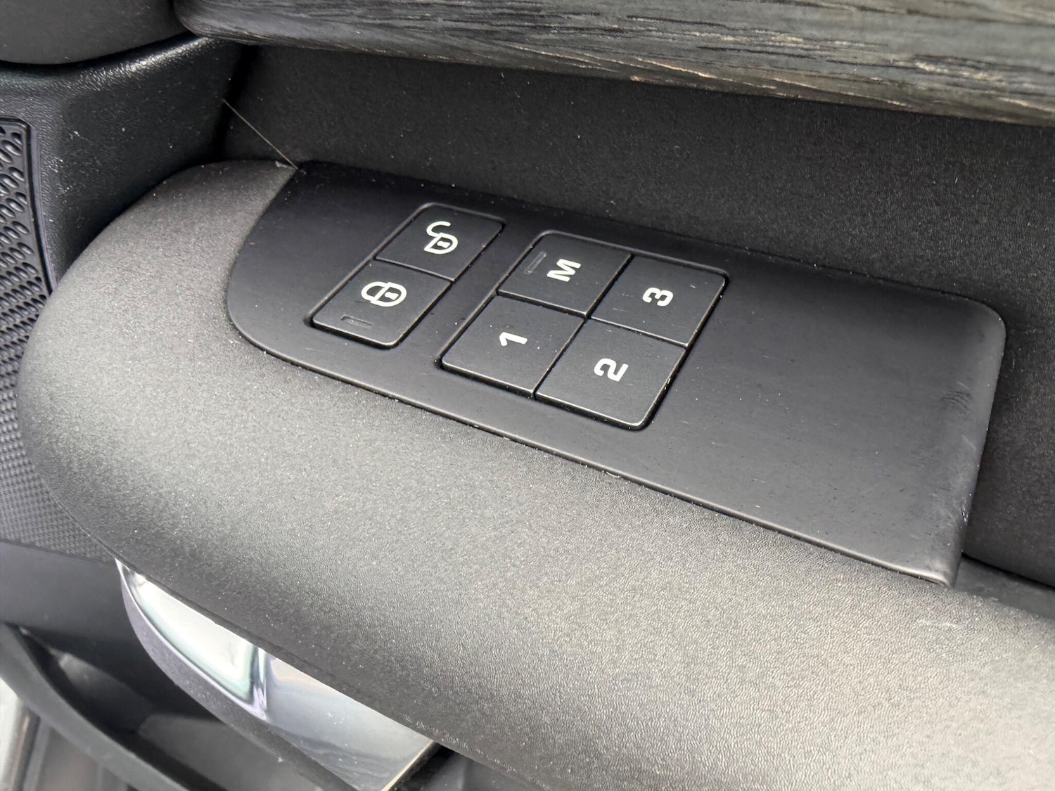 Used Land Rover Discovery 2020 for sale - 78085945: Photo 31