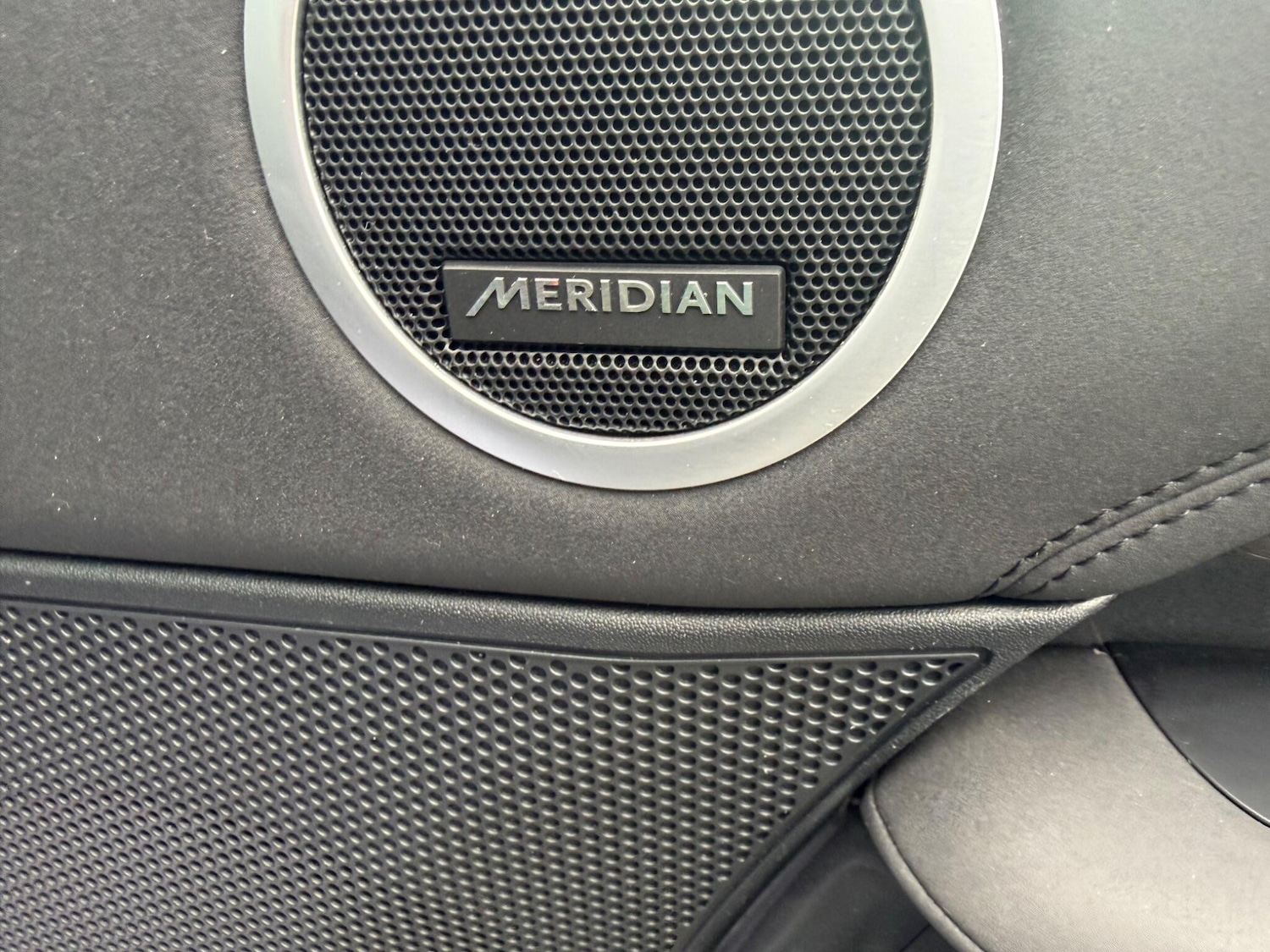 Used Land Rover Discovery 2020 for sale - 78085945: Photo 32