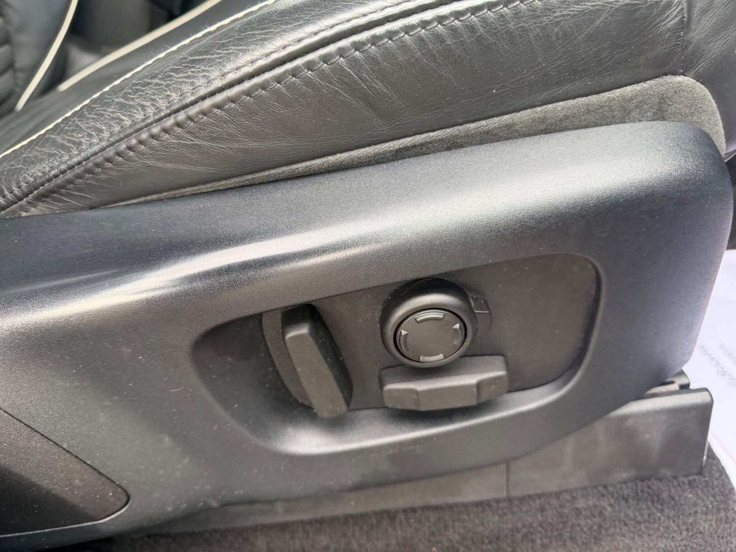 Used Land Rover Discovery 2020 for sale - 78085945: Photo 33