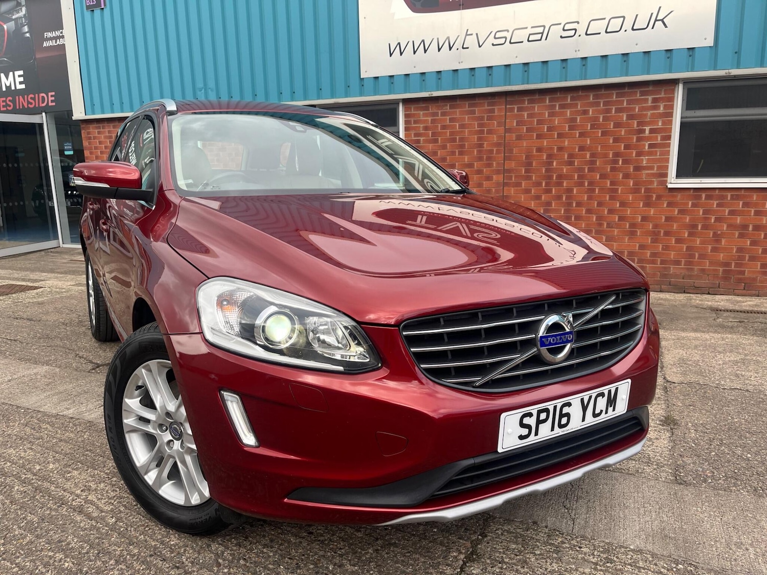 Used Volvo XC60 2016 for sale - 76349251: Photo 3