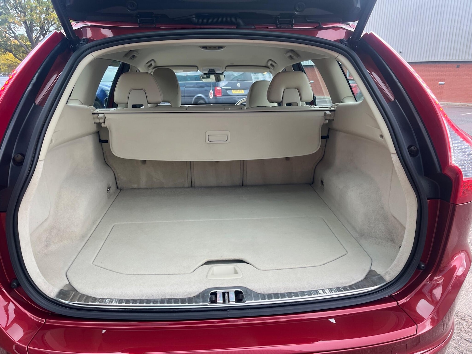 Used Volvo XC60 2016 for sale - 76349251: Photo 32