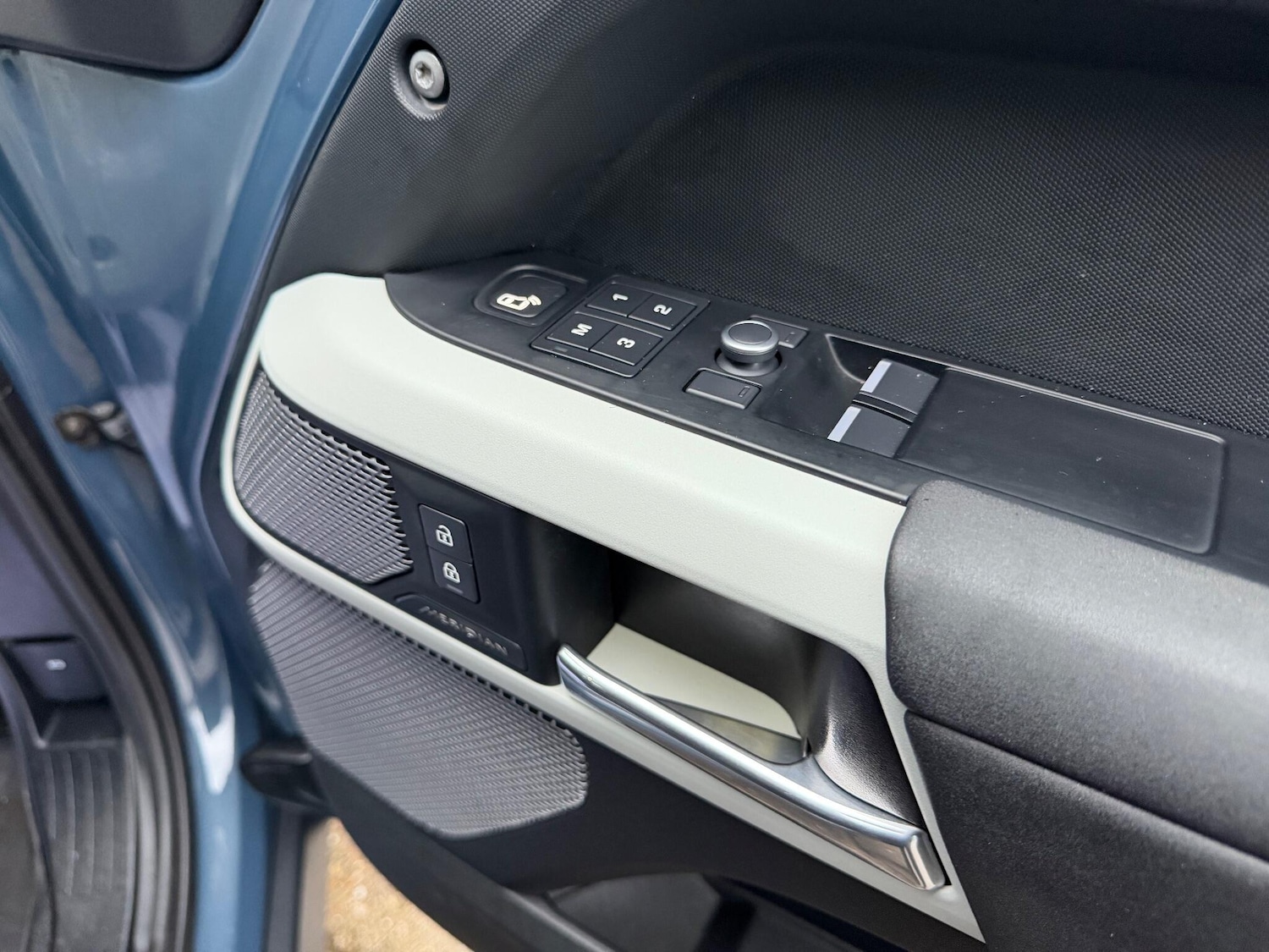 Used Land Rover Defender 110 2020 for sale - 76865443: Photo 30