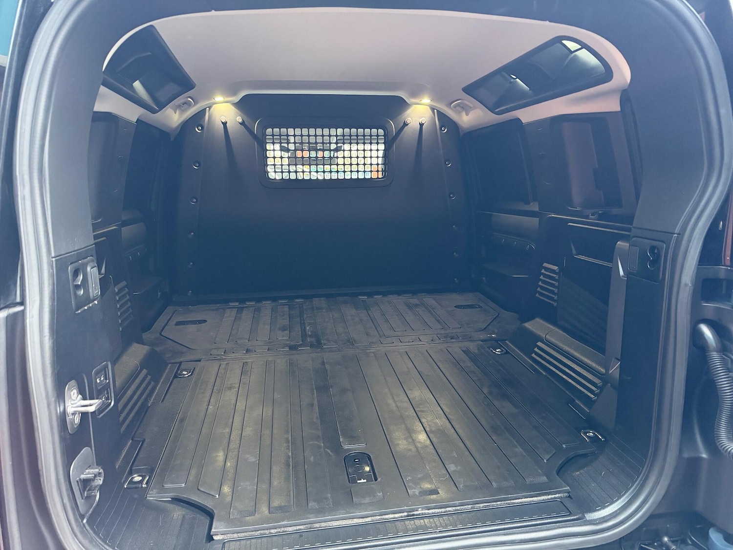 Used Land Rover Defender 110 2020 for sale - 76865443: Photo 42