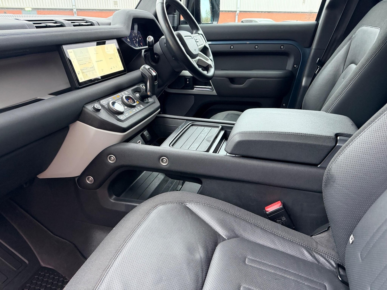 Used Land Rover Defender 110 2020 for sale - 76865443: Photo 9