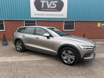 Used Volvo V60 Cross Country 2019 for sale - 78661708: Photo