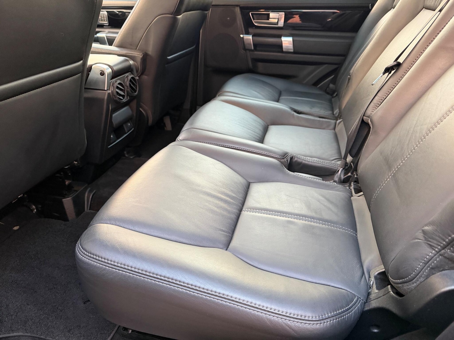 Used Land Rover Discovery 4 2015 for sale - 77074889: Photo 11