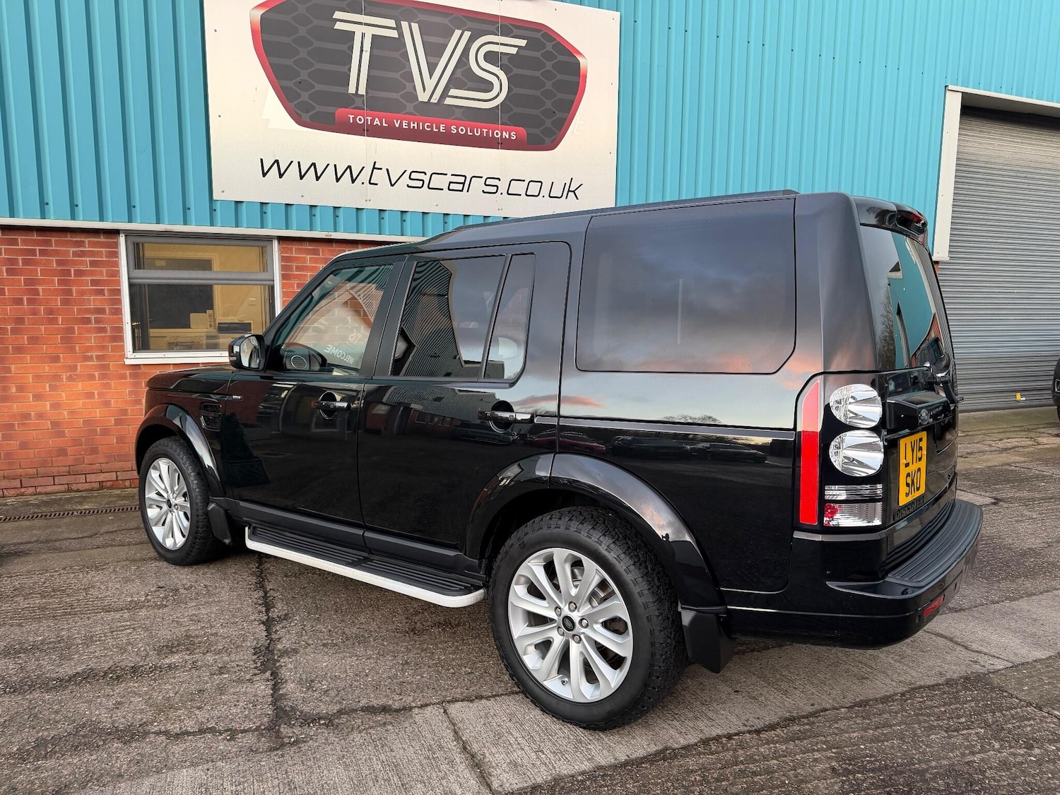 Used Land Rover Discovery 4 2015 for sale - 77074889: Photo 16