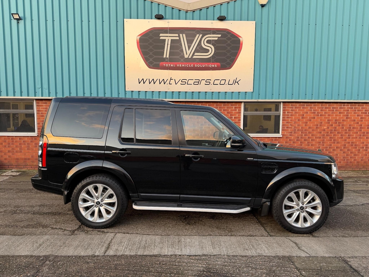 Used Land Rover Discovery 4 2015 for sale - 77074889: Photo 25