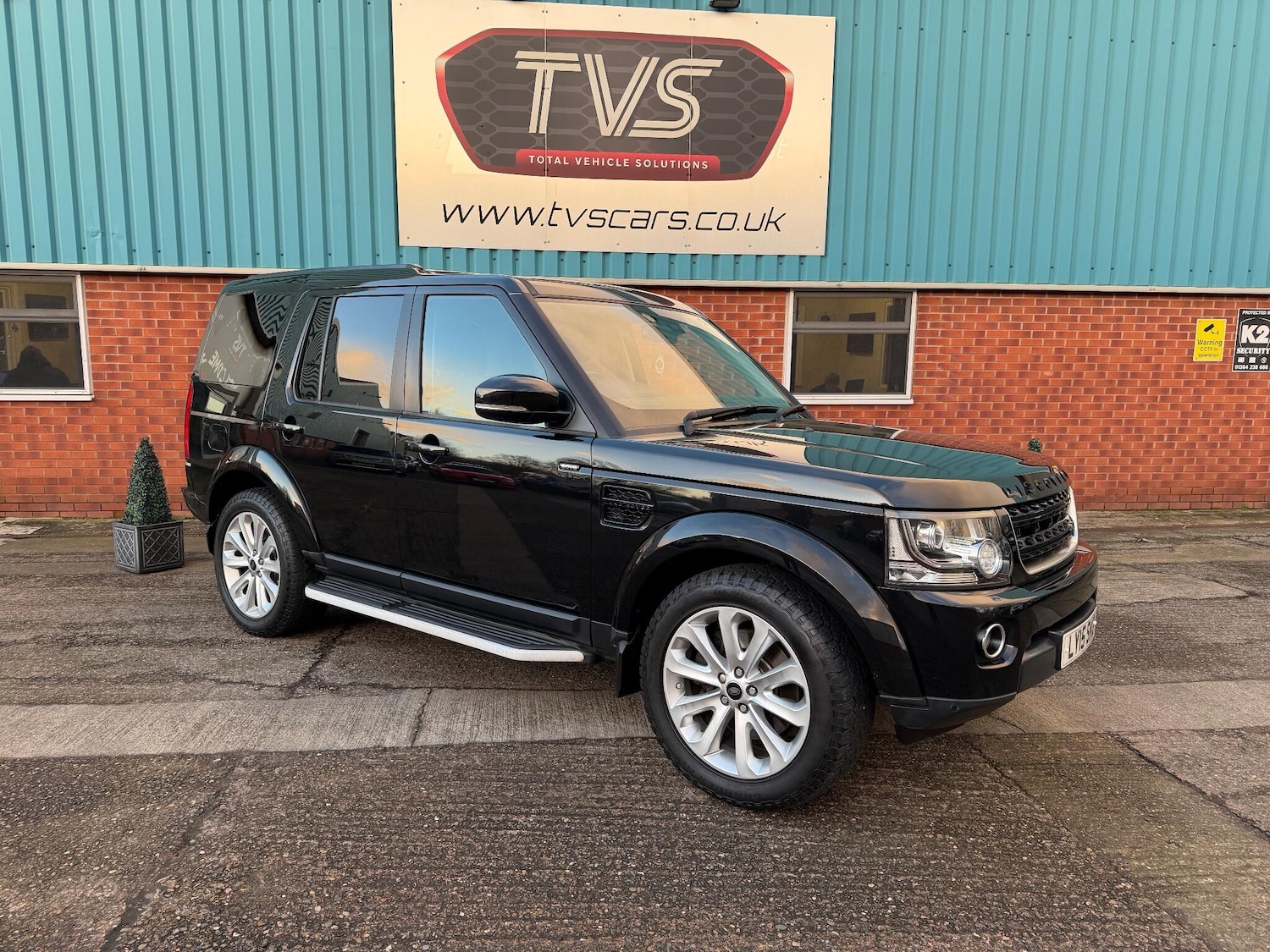Used Land Rover Discovery 4 2015 for sale - 77074889: Photo 4