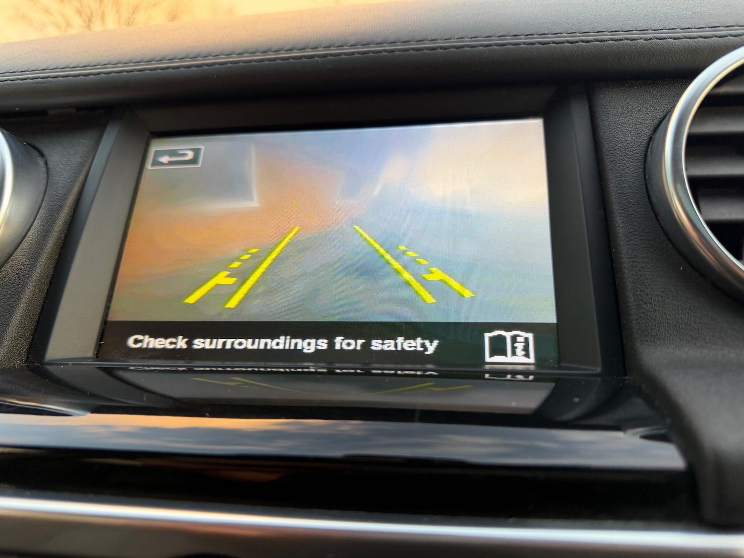 Used Land Rover Discovery 4 2015 for sale - 77074889: Photo 5