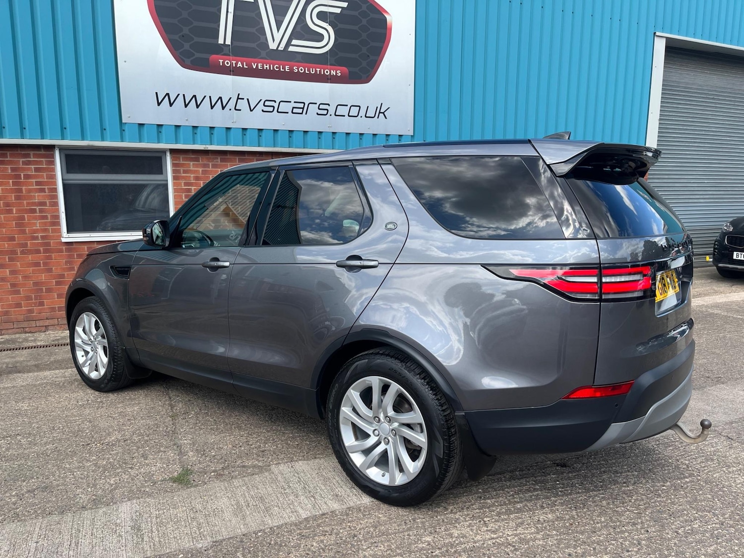 Used Land Rover Discovery 2018 for sale - 76987868: Photo 15