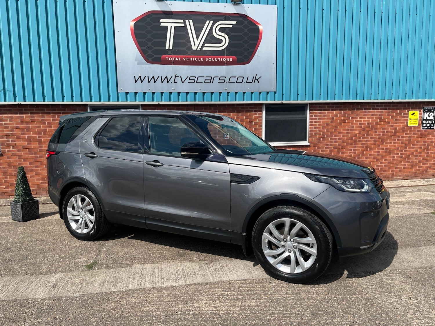 Used Land Rover Discovery 2018 for sale - 76987868: Photo 4