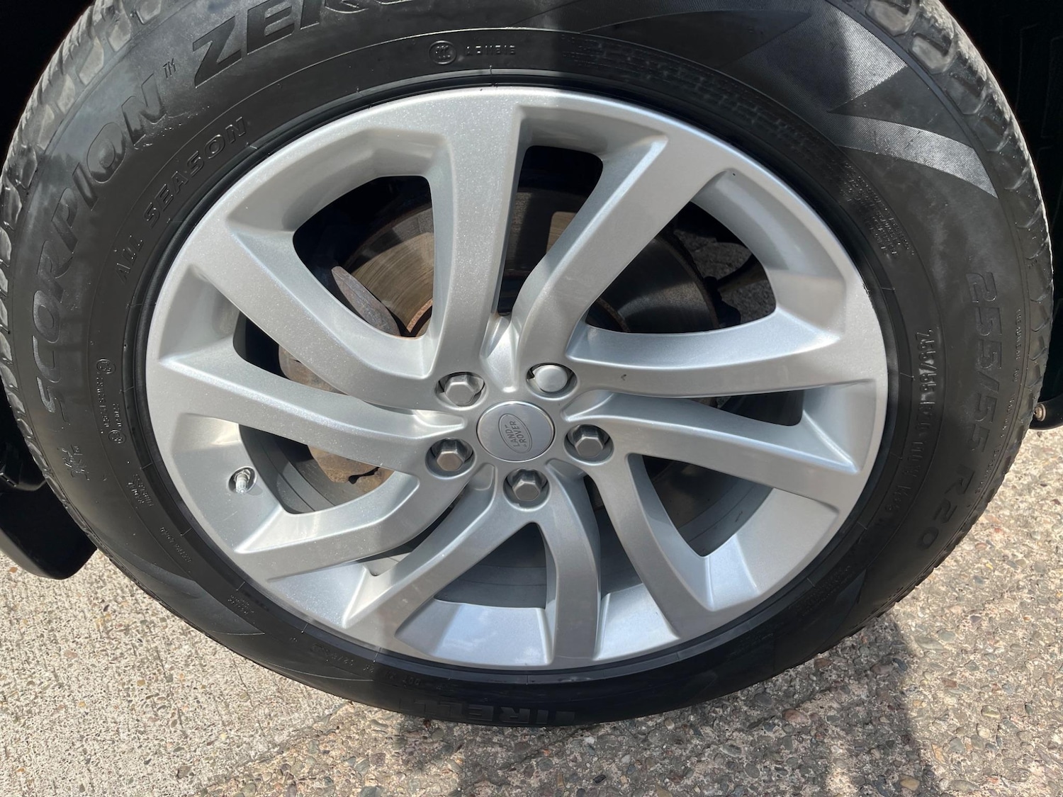 Used Land Rover Discovery 2018 for sale - 76987868: Photo 42