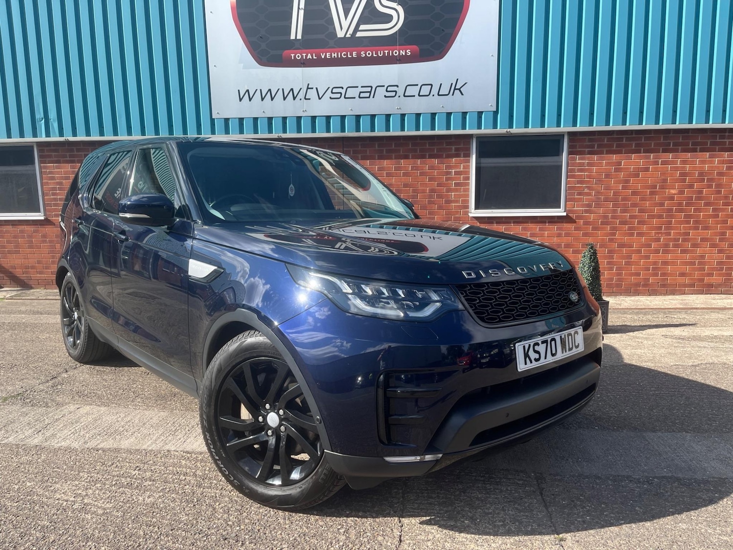 Used Land Rover Discovery 2020 for sale - 76987711: Photo 2