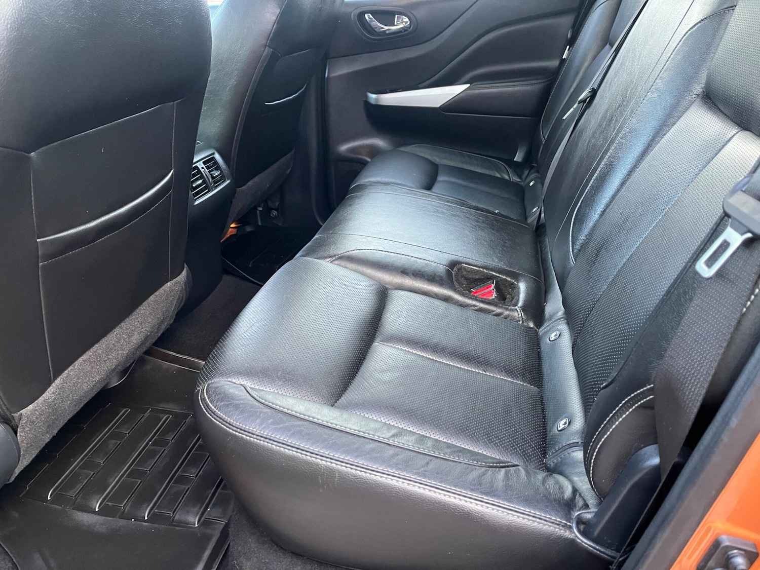 Used Nissan Navara 2018 for sale - 76633358: Photo 10