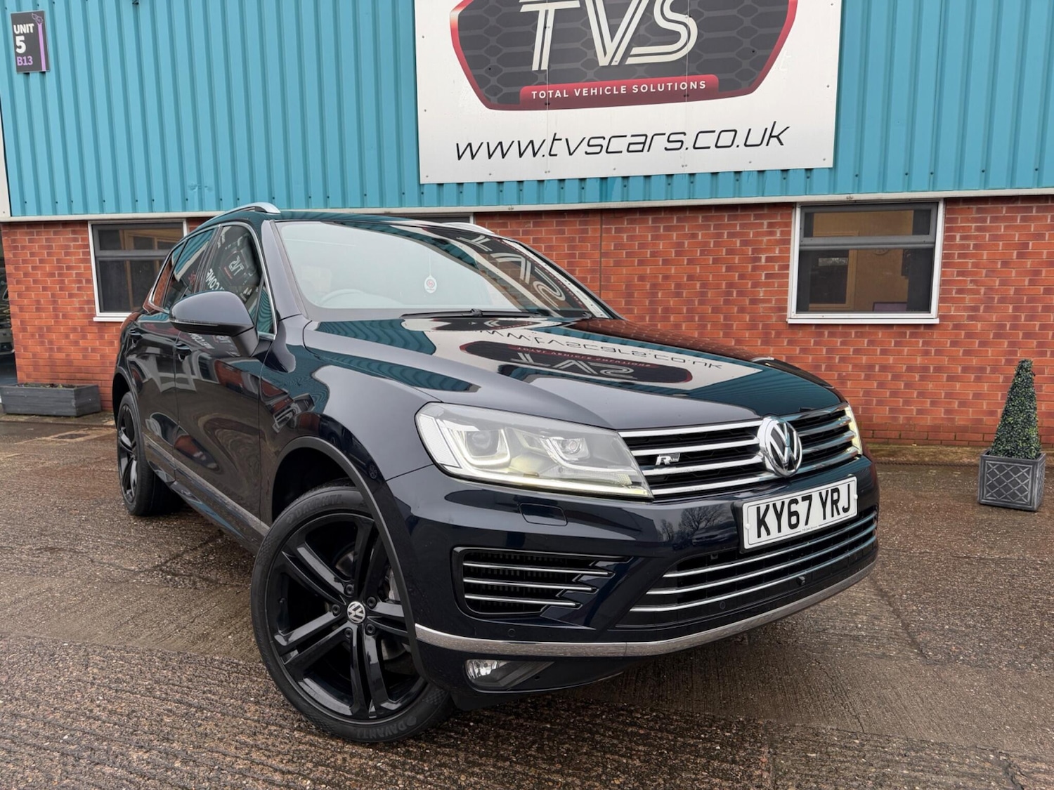 Used Volkswagen Touareg 2017 for sale - 77387354: Photo 2