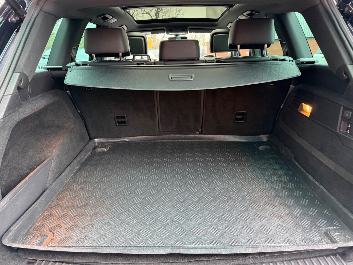 Used Volkswagen Touareg 2017 for sale - 77387354: Photo 30