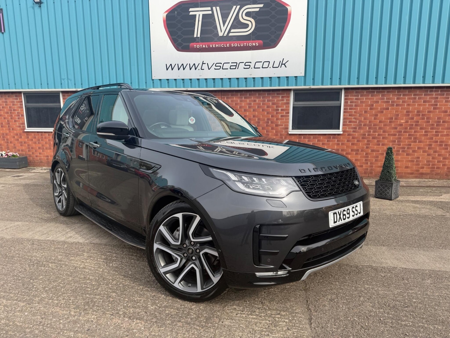 Used Land Rover Discovery 2019 for sale - 78203771: Photo 3